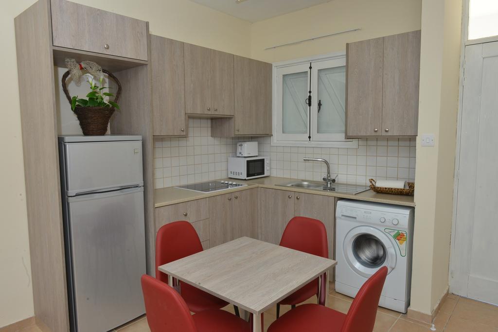 Poseidono'S Apartment Paphos 外观 照片